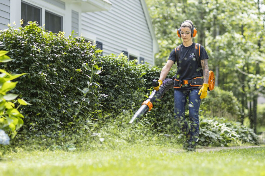 bga 300 battery powered backpack blower