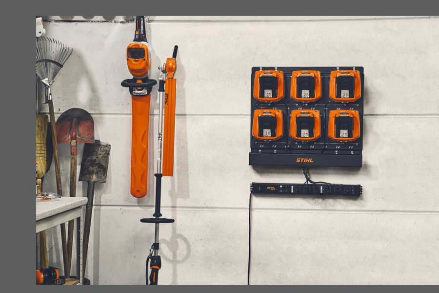 cr 6 hanging charger rack