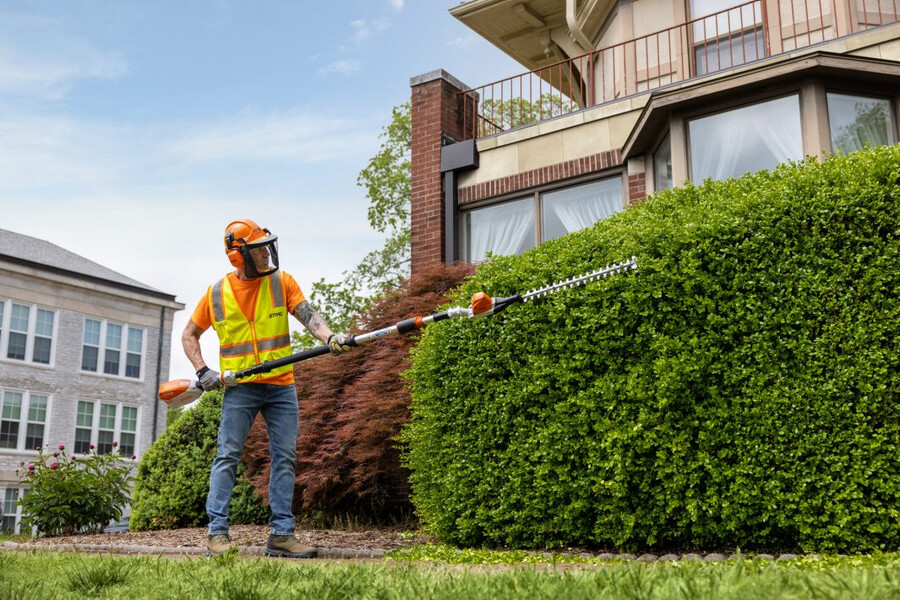 hla 86 battery powered extended-reach hedge trimmer